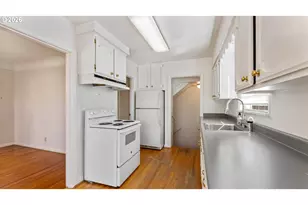 7256 N Chautauqua Blvd, Portland, OR 97217 - Photo 11