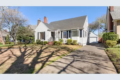 7256 N Chautauqua Blvd, Portland, OR 97217 - Photo 1