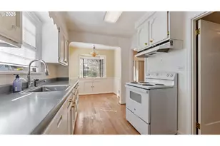 7256 N Chautauqua Blvd, Portland, OR 97217 - Photo 13