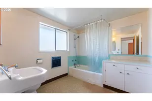 7256 N Chautauqua Blvd, Portland, OR 97217 - Photo 31