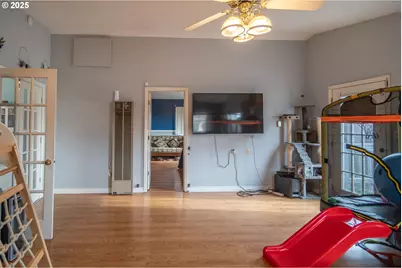 663 NE Knoll Ave, Roseburg, OR 97470 - Photo 13