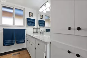 15745 SW Queen Victoria Pl, King City, OR 97224 - Photo 23