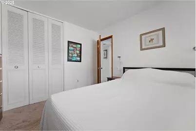 15745 SW Queen Victoria Pl, King City, OR 97224 - Photo 23