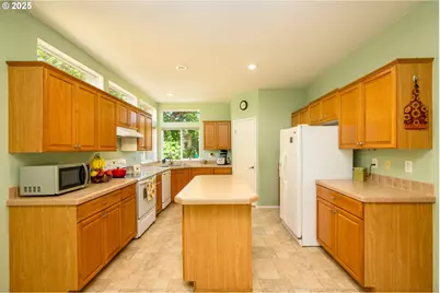 982 Reston Rd, Roseburg, OR 97471 - Photo 13