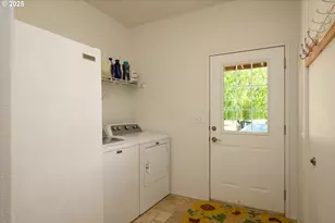 982 Reston Rd, Roseburg, OR 97471 - Photo 11