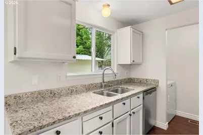 8125 SW Pine St, Portland, OR 97223 - Photo 13