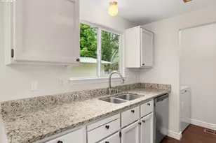 8125 SW Pine St, Portland, OR 97223 - Photo 13