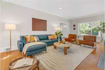 7 NE Floral Pl, Portland, OR 97232 - Photo 5