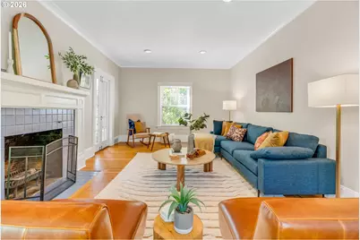 7 NE Floral Pl, Portland, OR 97232 - Photo 3