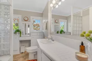7 NE Floral Pl, Portland, OR 97232 - Photo 23