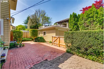 7 NE Floral Pl, Portland, OR 97232 - Photo 43