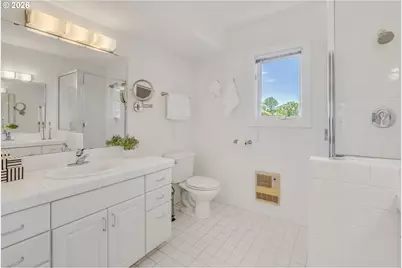 7 NE Floral Pl, Portland, OR 97232 - Photo 29