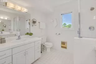7 NE Floral Pl, Portland, OR 97232 - Photo 29