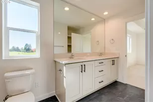 808 Magnolia Ave, Woodburn, OR 97071 - Photo 25