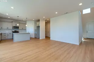 808 Magnolia Ave, Woodburn, OR 97071 - Photo 7