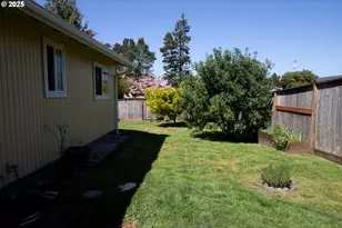1673 29th St, Florence, OR 97439 - Photo 15