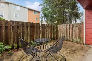 406 NE Patricia Ann Pl, Hillsboro, OR 97006 - Photo 19
