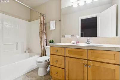 406 NE Patricia Ann Pl, Hillsboro, OR 97006 - Photo 17