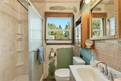 3945 NE Bryant St, Portland, OR 97211 - Photo 21