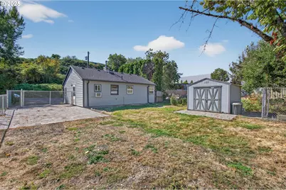 3945 NE Bryant St, Portland, OR 97211 - Photo 25