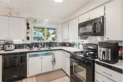 9720 SE 74th Ave, Milwaukie, OR 97222 - Photo 5