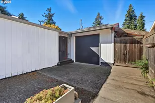 9720 SE 74th Ave, Milwaukie, OR 97222 - Photo 13