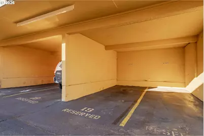 847 SW Broadway Dr #32, Portland, OR 97201 - Photo 25