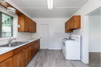 215 S 8th St, Saint Helens, OR 97051 - Photo 7