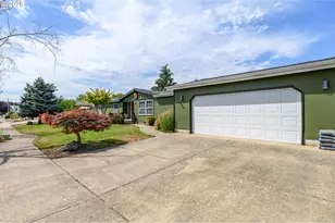 929 NE Hide Away Dr, McMinnville, OR 97128 - Photo 5