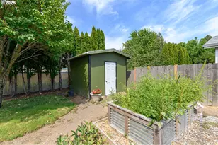 929 NE Hide Away Dr, McMinnville, OR 97128 - Photo 45