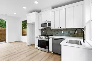 8416 SE Clay St, Portland, OR 97216 - Photo 3