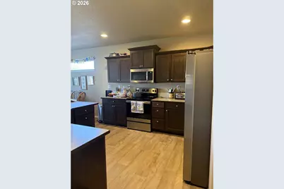 5298 Squirrel St, Springfield, OR 97478 - Photo 9