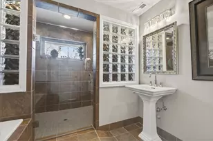 510 N Tomahawk Island Dr, Portland, OR 97217 - Photo 21