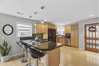 510 N Tomahawk Island Dr, Portland, OR 97217 - Photo 7