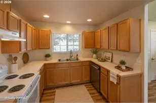 1067 SW Falcon Crest Dr, Dundee, OR 97115 - Photo 9