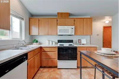 15415 SW Picadilly Ln, Beaverton, OR 97007 - Photo 21
