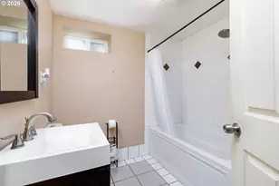 232 NE Russet St, Portland, OR 97211 - Photo 15