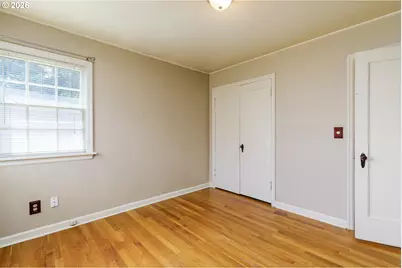 232 NE Russet St, Portland, OR 97211 - Photo 9
