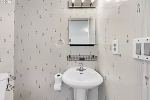 7040 SW Brier Pl, Portland, OR 97219 - Photo 21