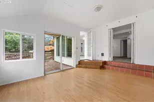 7040 SW Brier Pl, Portland, OR 97219 - Photo 17