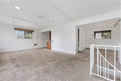 7040 SW Brier Pl, Portland, OR 97219 - Photo 5