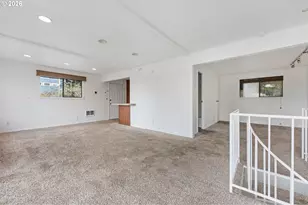 7040 SW Brier Pl, Portland, OR 97219 - Photo 5