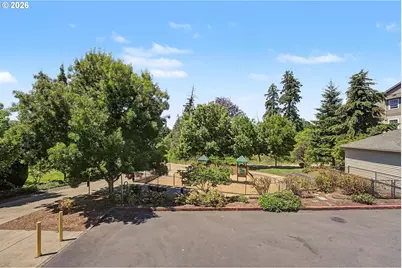 545 NW Lost Springs Ter #106, Portland, OR 97229 - Photo 27