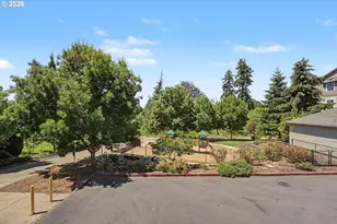 545 NW Lost Springs Terrace, Portland, OR 97229 - Photo 27