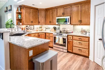 510 S 6th St, Springfield, OR 97477 - Photo 13