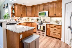 510 S 6th St, Springfield, OR 97477 - Photo 13