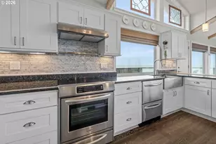 1068 NW 6th Ct, Lincoln City, OR 97367 - Photo 27