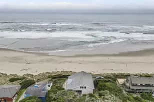 1068 NW 6th Ct, Lincoln City, OR 97367 - Photo 3