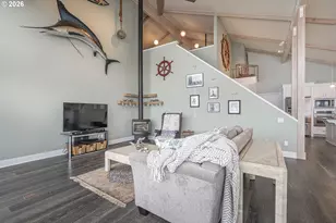 1068 NW 6th Ct, Lincoln City, OR 97367 - Photo 21