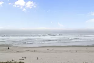 1068 NW 6th Ct, Lincoln City, OR 97367 - Photo 45